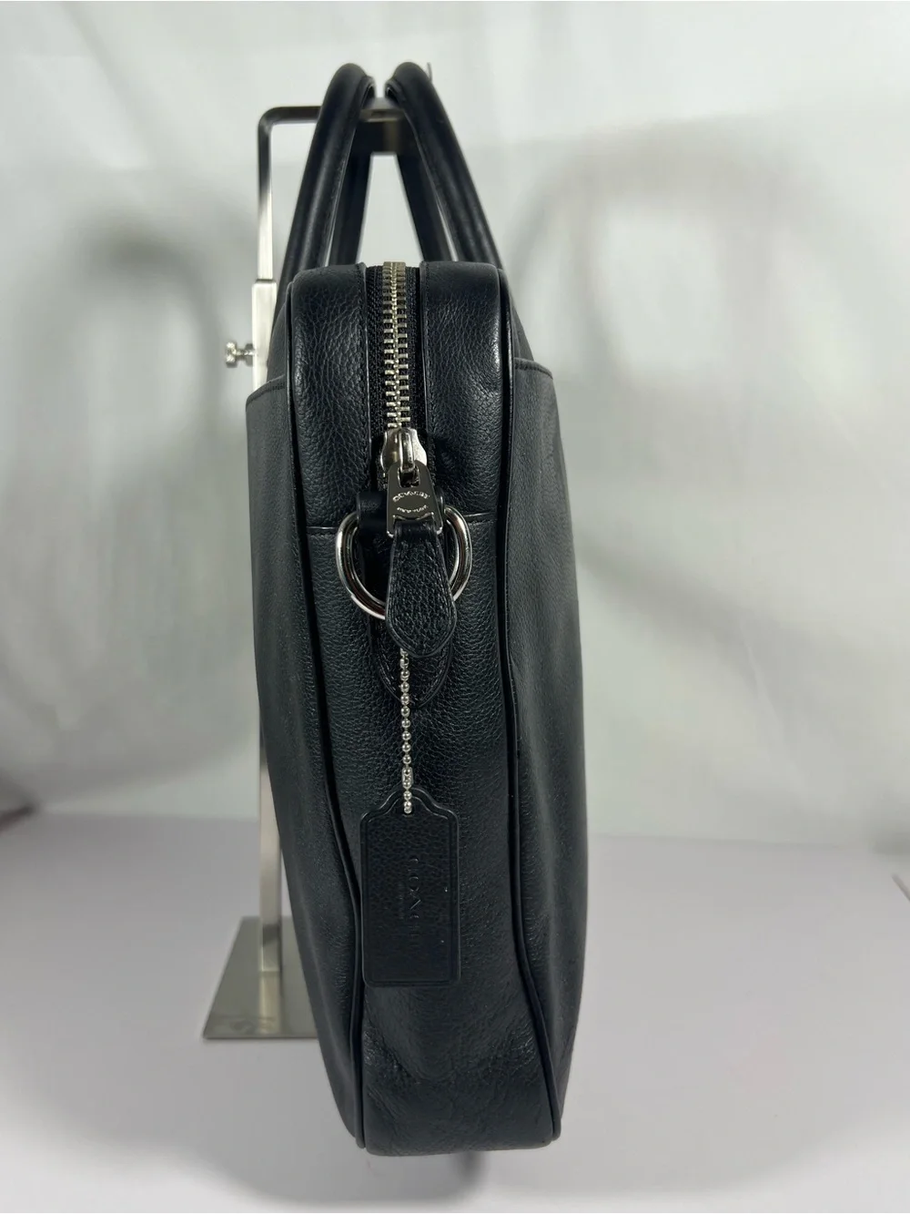 4099: NWT Coach Beckett Slim Brief Black Leather Laptop Bag Scratched Side